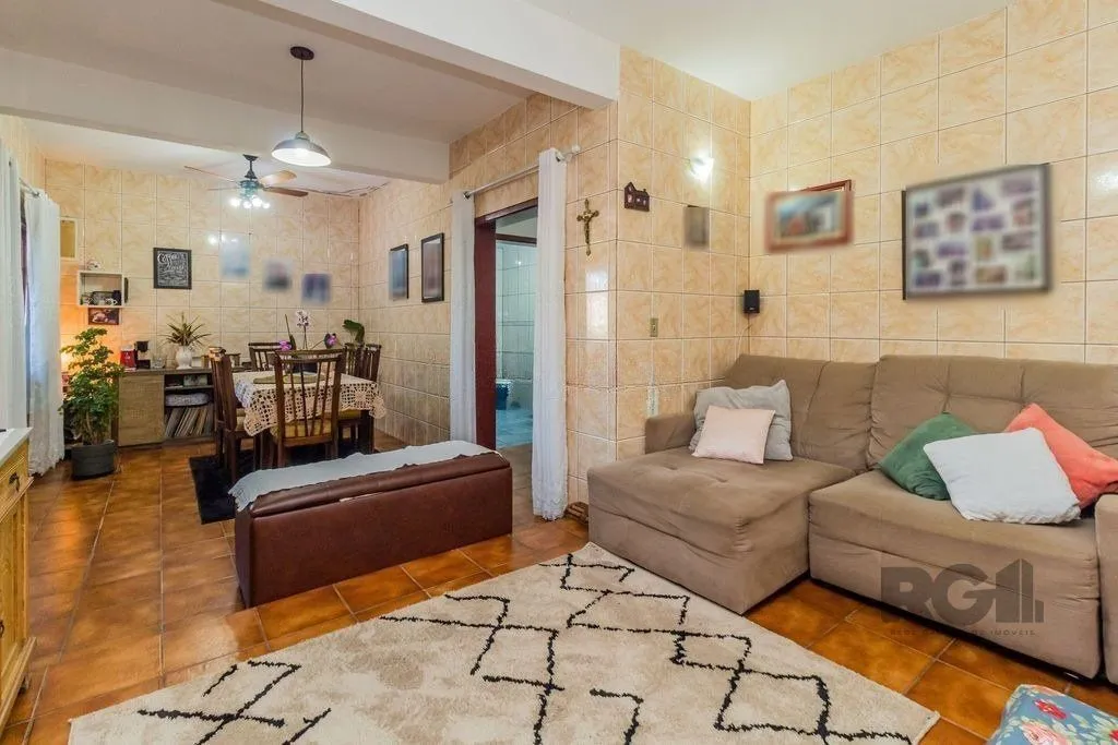 Imagem Sobrado de 215m² - 4 dormitórios, 5 vagas no bairro Passo das Pedras