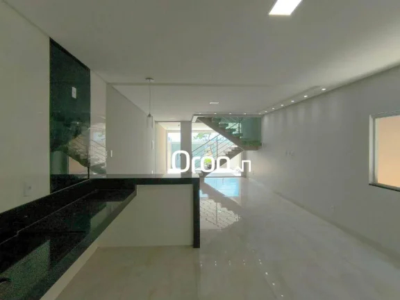 Imagem Sobrado à venda, 290 m² por R$ 840.000,00 - Residencial Cidade Verde - Goiânia/GO