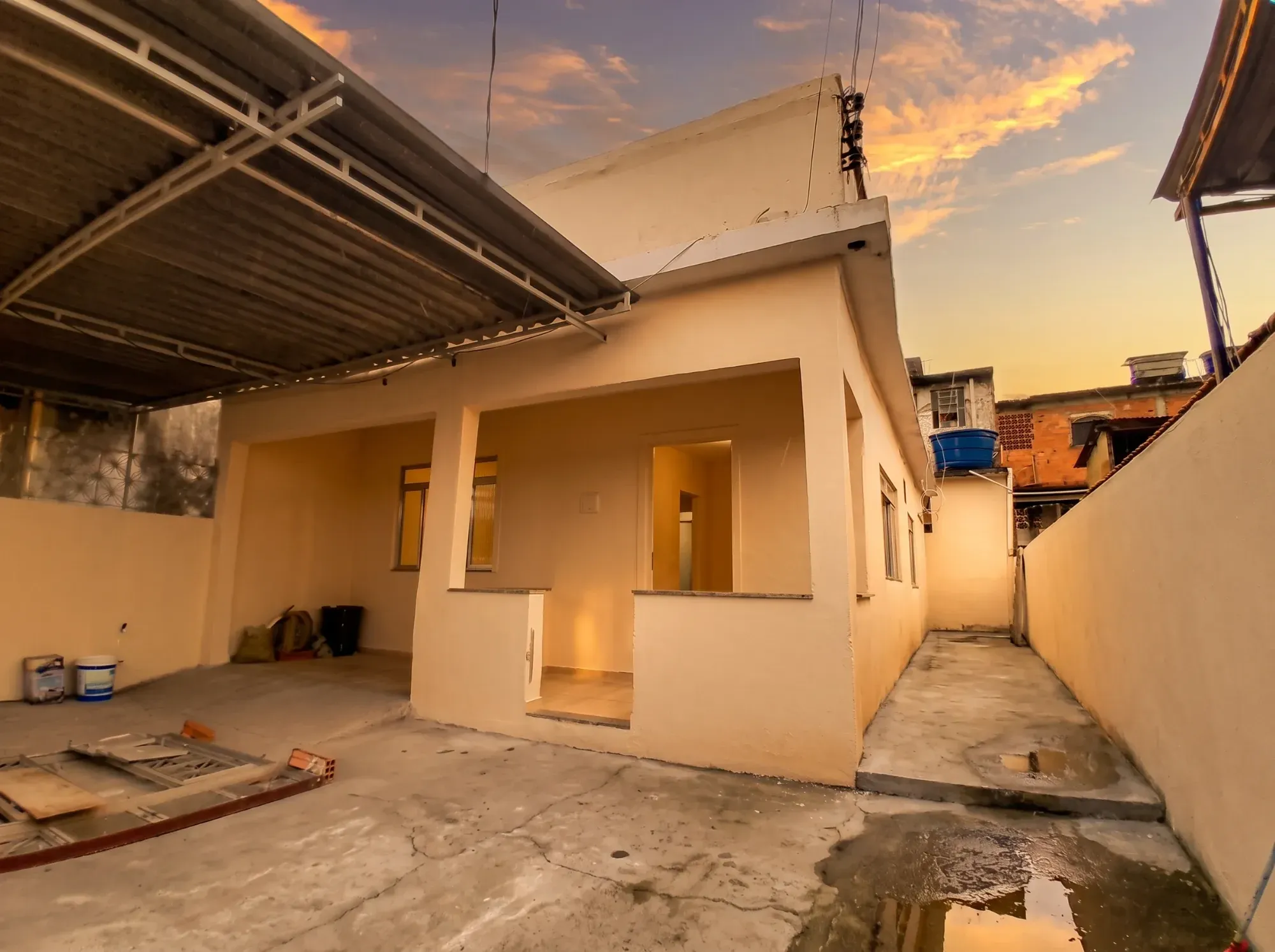 Imagem Casa com 2 Quartos à Venda, 140 m² em Bangu - Rio de Janeiro