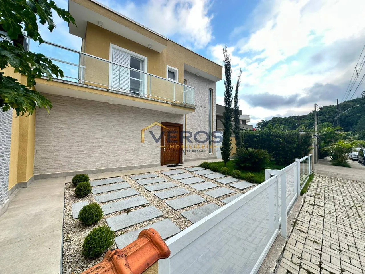 Imagem Casa com piscina a venda no Condomínio Portal Patrimonium em Caraguatatuba