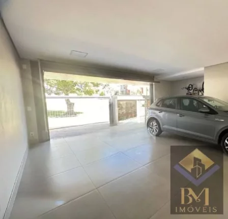 Imagem Belíssima casa de altíssimo padrão, combinando luxo, conforto sofisticação.