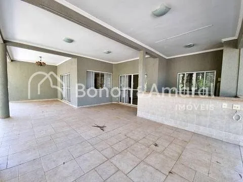 Imagem Casa de Condomínio com 420m² e 4 quartos