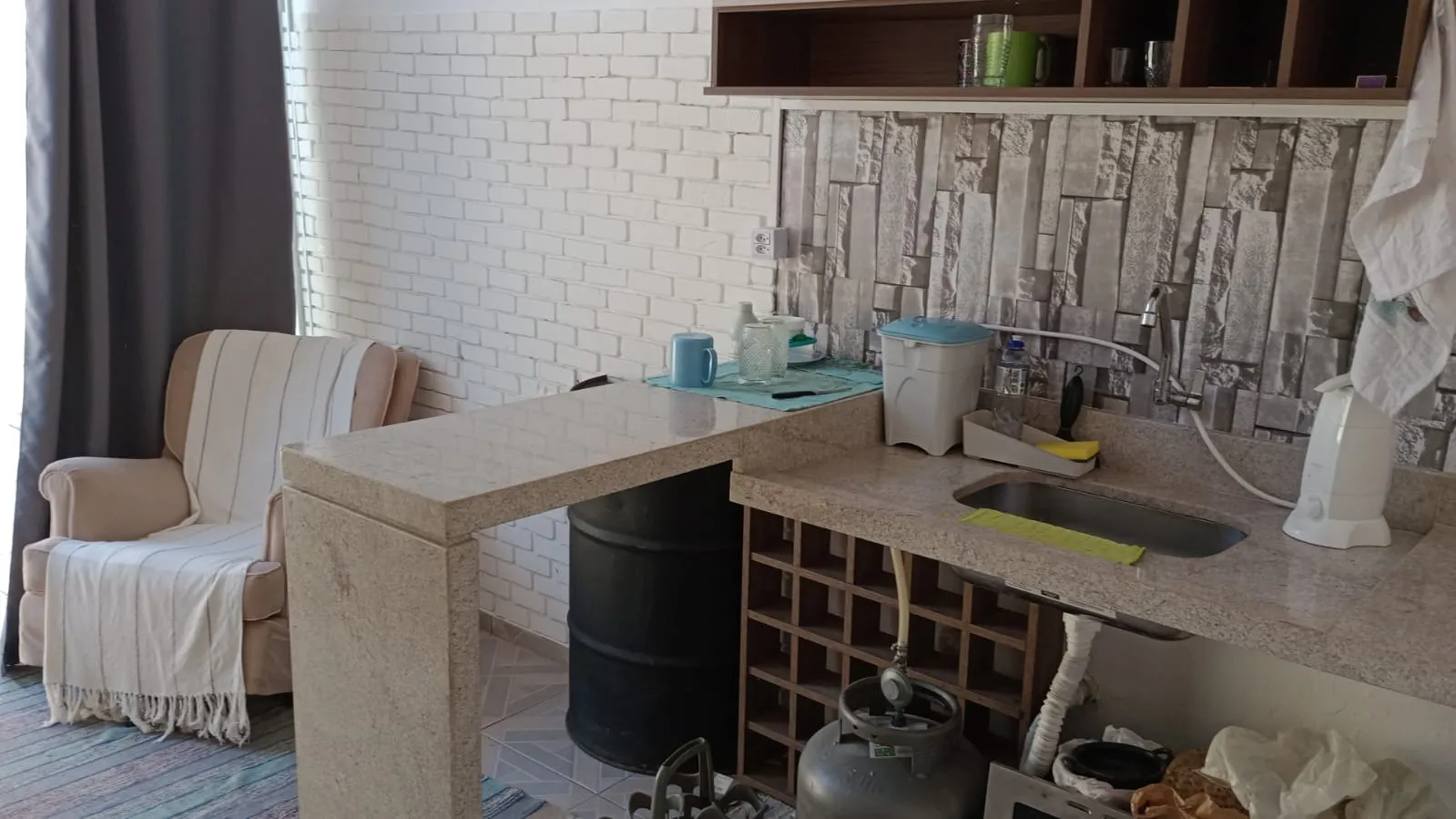 Imagem Casa no Wanel Ville V com Edícula ? 3 Quartos, Aquecimento Solar e Garagem para 2 Carros