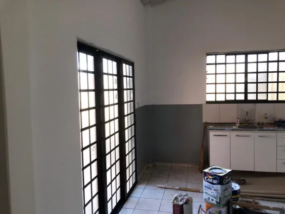 Imagem Barracão com 3 salas na Vila Engler