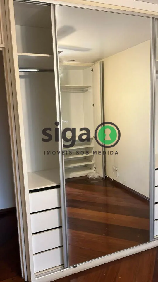 Imagem Apartamento com 3 dormitórios e 2 vagas no Edifício Coronet I e II.