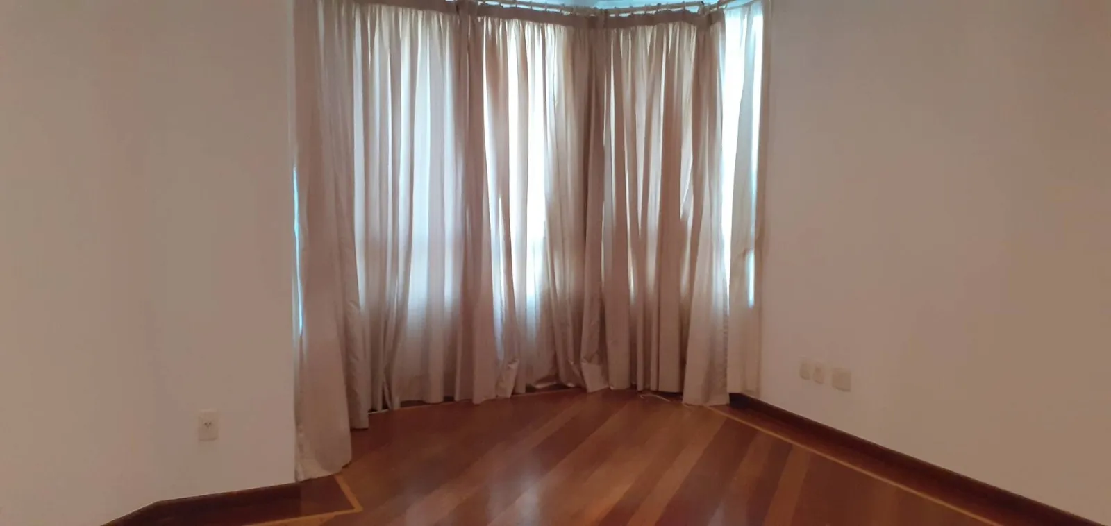 Imagem Casa Sobrado 843m² Localizada no Alphaville Residencial 2 - Barueri/SP!