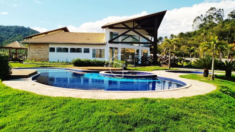 Imagem ELE É UM VERDADEIRO PARAISO