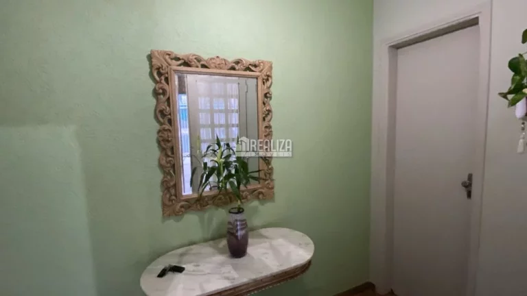 Imagem Casa à venda no bairro Vila Olímpica, Uberaba - 4 dormitórios, suíte e 4 garagens