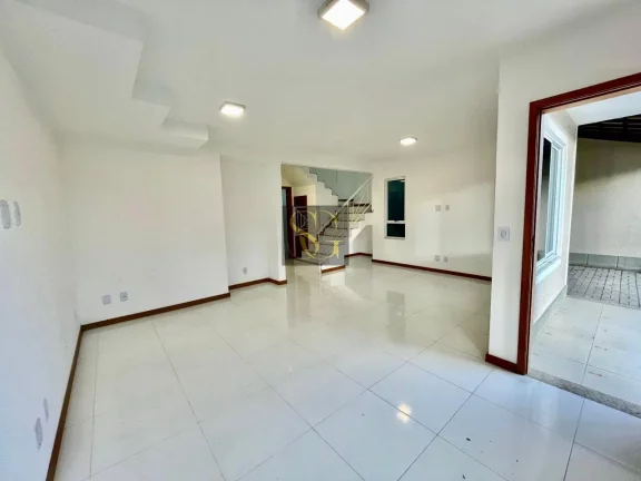 Imagem Casa para Venda em Teresópolis, Vargem Grande, 4 dormitórios, 1 suíte, 2 banheiros, 2 vagas