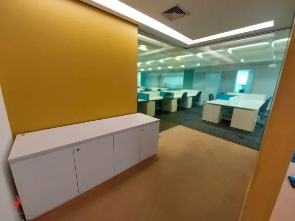 Imagem Locação de Sala Comercial de Alto Padrão em São Paulo - Jardim São Luís: 10 Salas, 12 Banheiros, 11 Vagas, 1.124m².