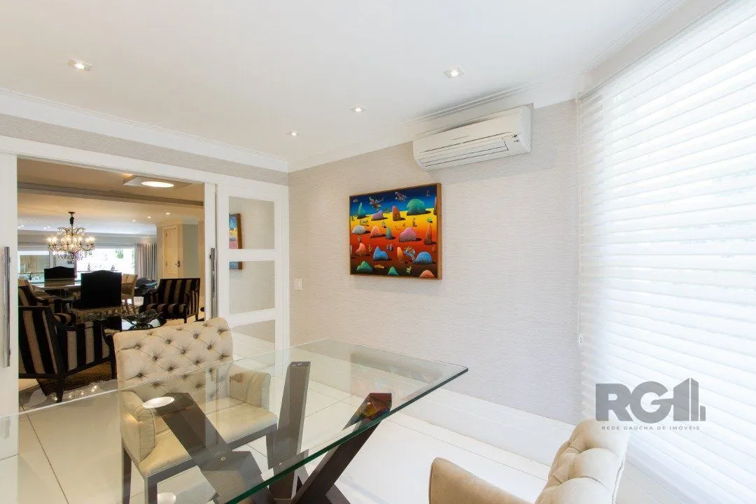 Imagem Casa em condominio, mobiliada com 741m² privativos , com 3 suítes- master