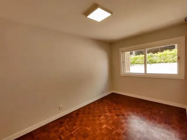 Imagem Apartamento com 99m², localizado no bairro Petrópolis em Porto Alegre/RS.