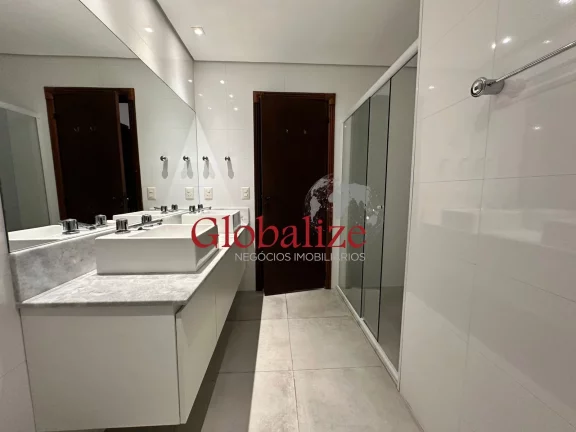 Imagem Apartamento à venda com 252m², 3 suítes, frente mar com sacadas por R$3.000.000,00 no Gonzaga em Santos