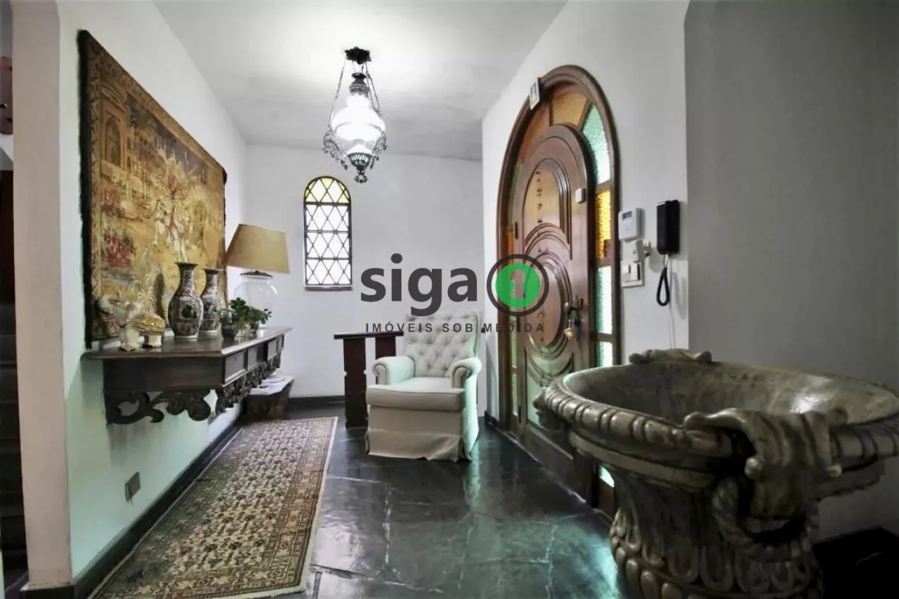 Imagem Casa a venda de 700 metros 6 dormitórios sendo 4 suítes 4 salas 9 vagas no Guedala