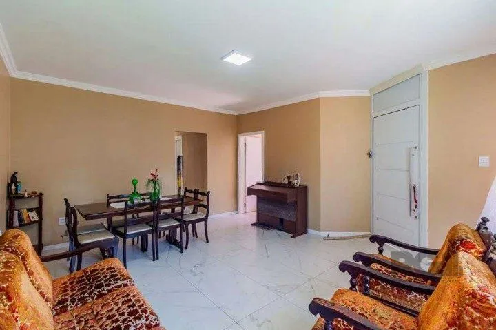 Imagem Vendo casa no Bairro Cristo Redentor em Porto Alegre.