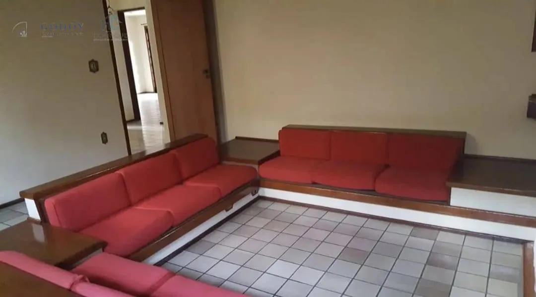 Imagem Casa Espaçosa com Piscina, Salão de Festas e Área Gourmet
