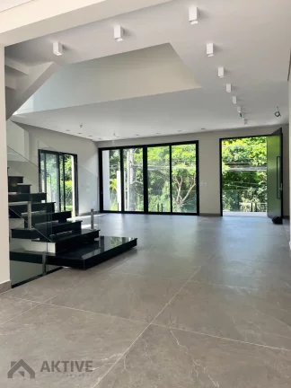 Imagem Casa de Condomínio em Alphaville - Santana de Parnaíba, SP