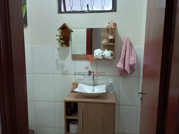 Imagem Casa com 05 dormitórios, 4 banheiros no Bom Jesus III, na Cidade de Rio das Pedras