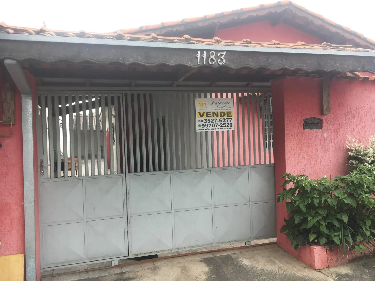 Imagem Casa à venda 3 Quartos, 1 Suite, 300M², Conjunto Habitacional Terra dos Ipês I (Sul), Pindamonhangaba - SP