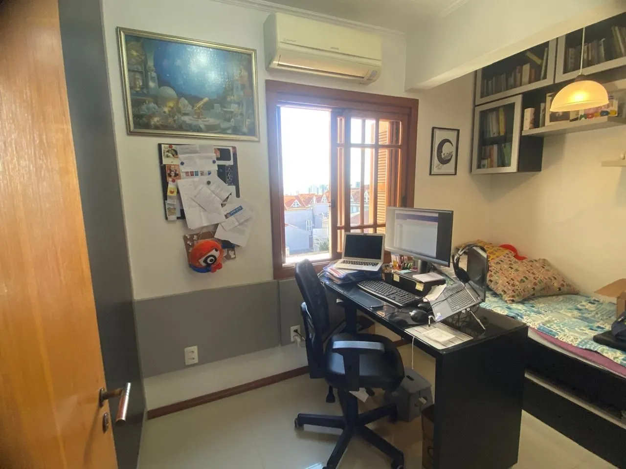 Imagem Excelente apartamento 3 dormitórios sendo 01 suíte, Sacada e com Òtima Posição Solar