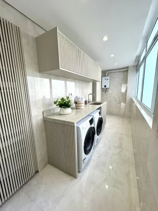 Imagem Apartamento à venda no Itaim Bibi com 2 quartos, 1 suíte, 1 sala, 3 banheiros, 1 vaga, 150m² de área!