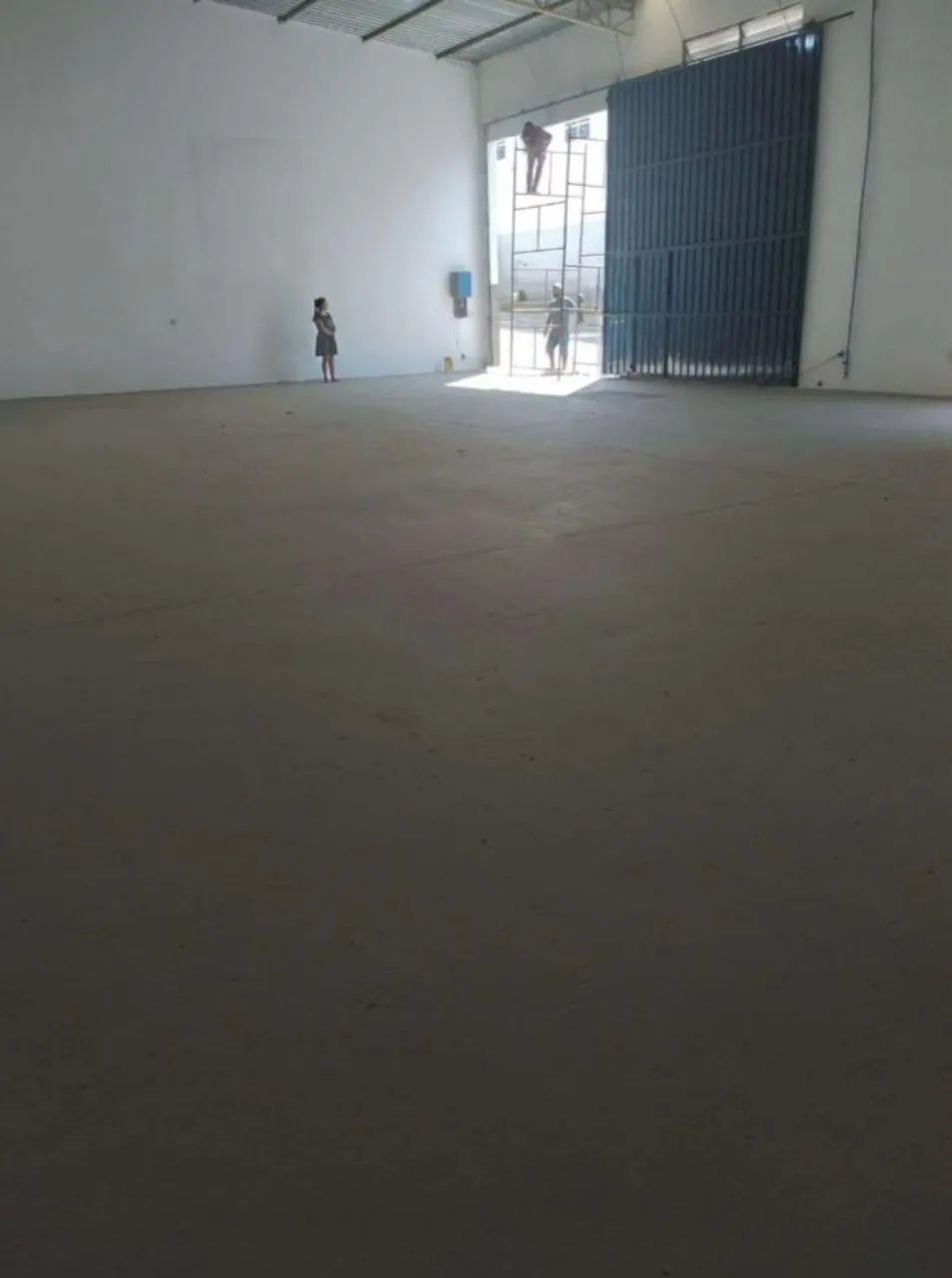 Imagem Salão Comercial para Locação em Sorocaba-SP, Bairro Recreio Marajoara: 1 Sala, 2 Banheiros, 400m² de Área