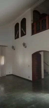 Imagem Residencia localizada no Estoril II, completa em armarios, 4 suítes.