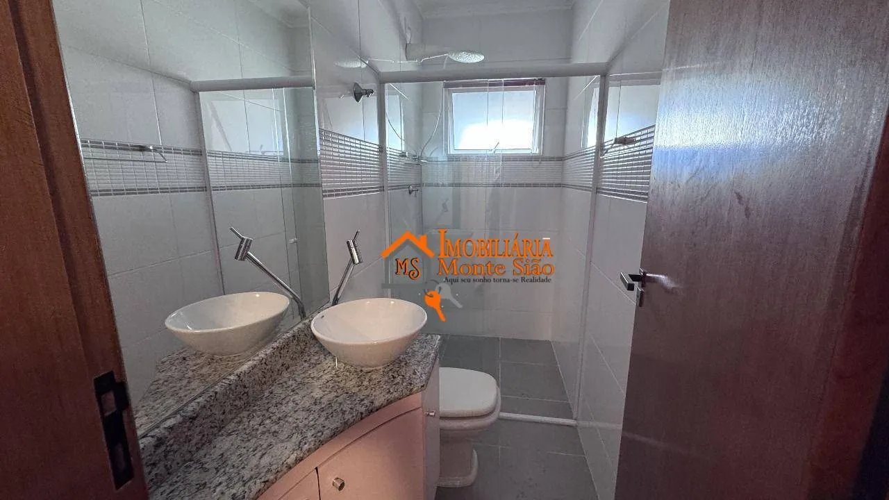 Imagem Sobrado com 3 dormitórios à venda, 189 m² por R$ 950.000,00 - Jardim Santa Clara - Guarulhos/SP