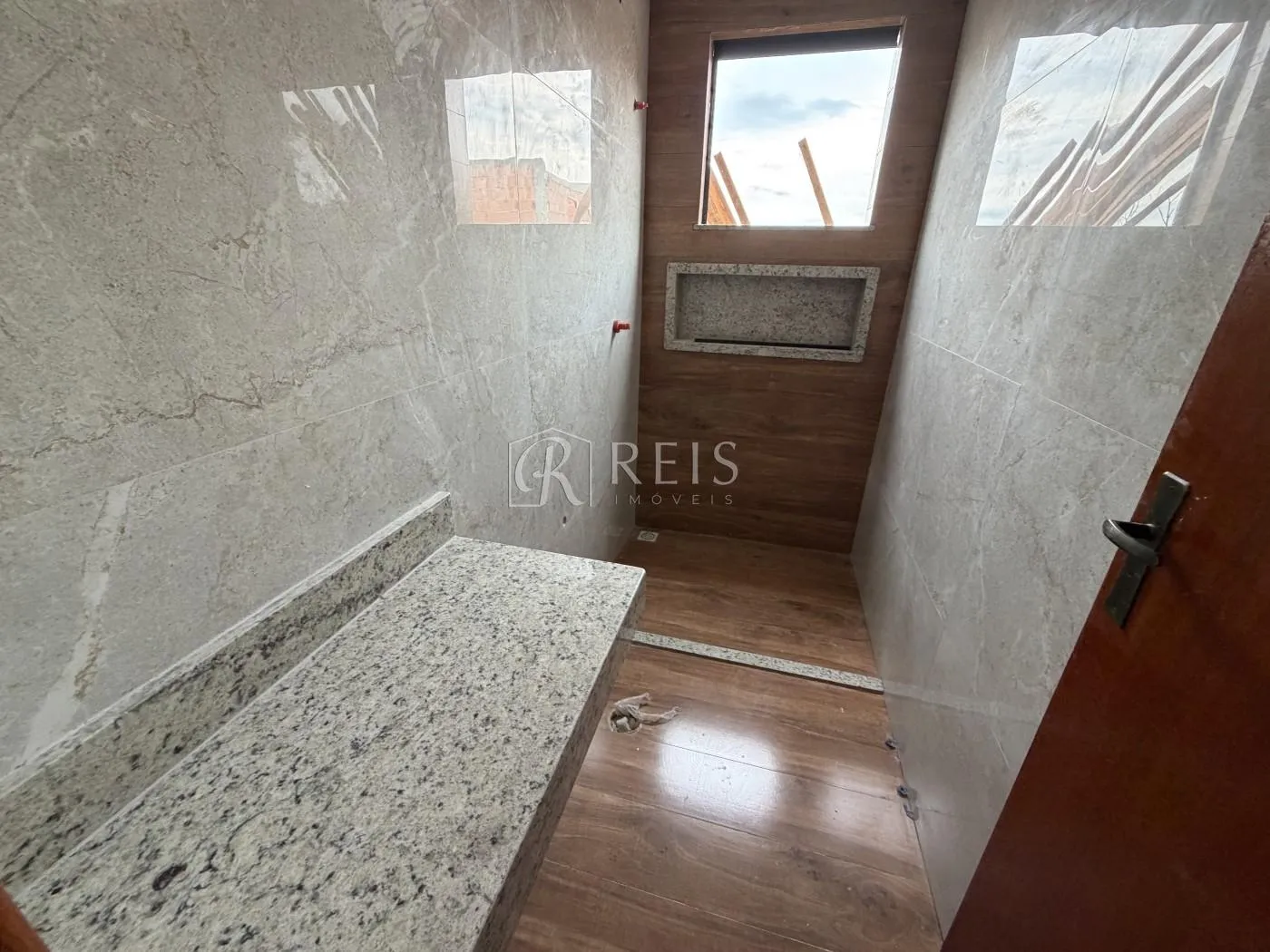 Imagem Casa para Venda em Rio das Ostras, Chácara Mariléa, 3 dormitórios, 2 suítes, 3 banheiros, 1 vaga