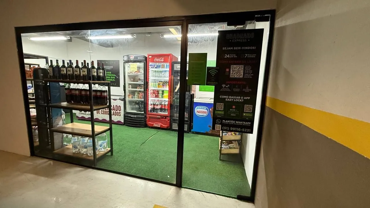 Imagem Apartamento mobiliado de 3 dormitórios com suíte e 2 vagas no Petrópolis