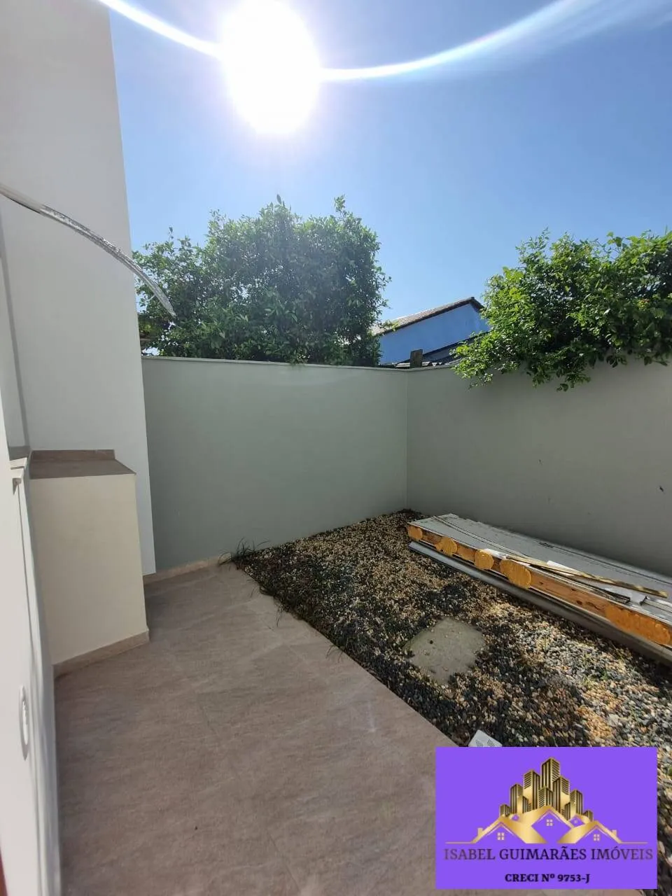 Imagem Lindo Sobrado Alto Padrão, 03 dormitórios uma suíte, Meia Praia Navegantes
