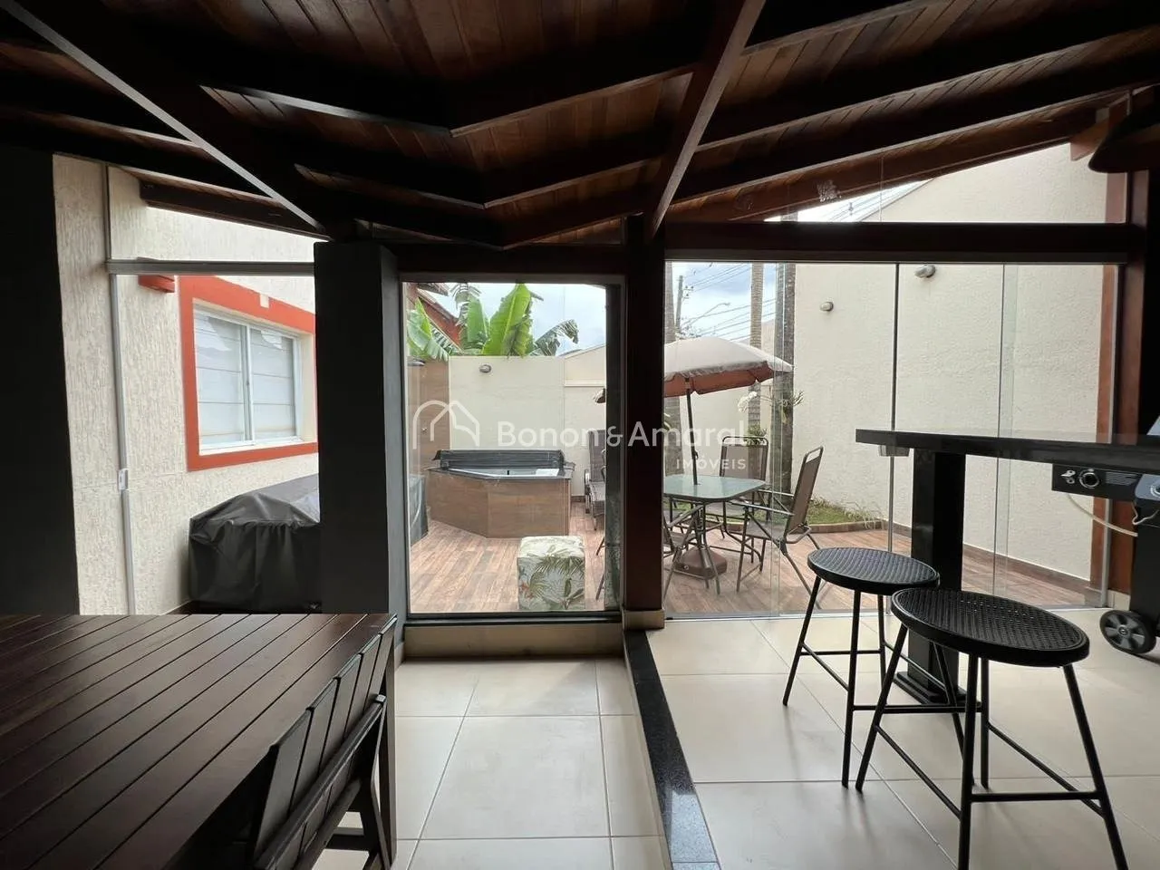 Imagem Linda casa em condomínio charmoso!