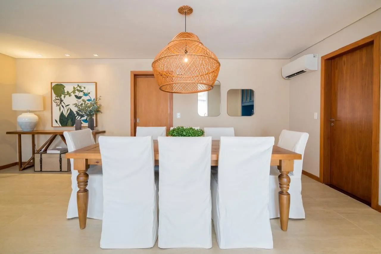 Imagem Apartamento à venda em Torres, Predial, com 4 quartos, 180m2