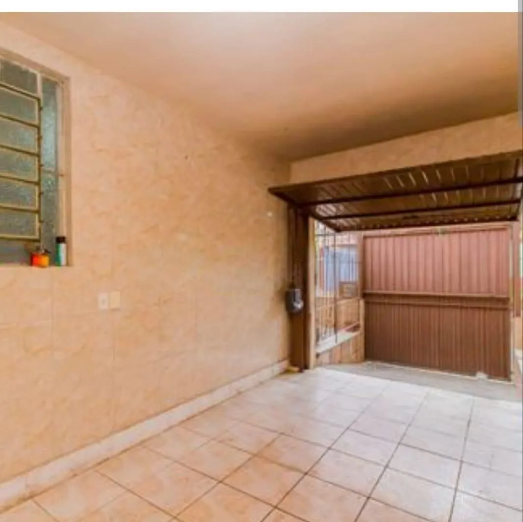 Imagem Sobrado de 3 Andares - Vila Nova