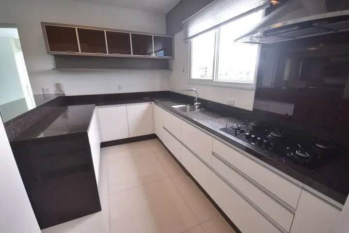 Imagem Apartamento com 4 Quartos à Venda, 163 m²em Meia Praia - Itapema