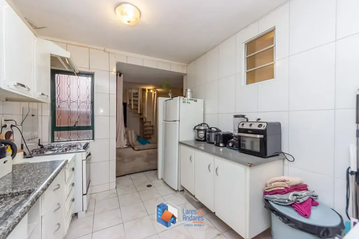 Imagem Casa para venda em Parque da Lapa com 4 quartos, sendo 1 suíte, 190m²