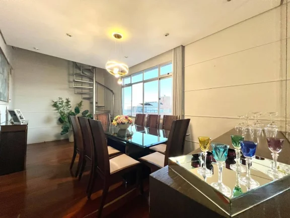 Imagem Cobertura à Venda com 150m², 3 Quartos, 2 Suítes e 4 Vagas -Excelente Local