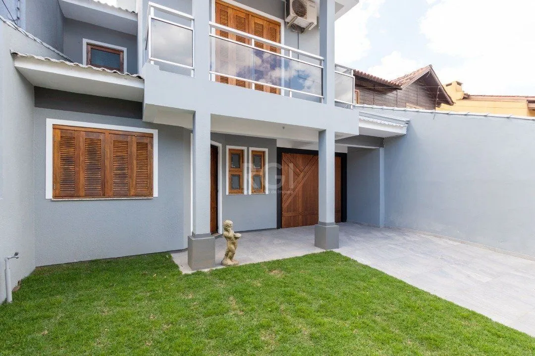 Imagem Casa para Venda - 247m², 3 dormitórios, sendo 1 suites, 4 vagas - Vila Nova