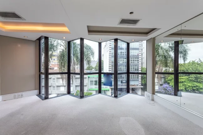 Imagem Sala para venda no bairro Moinhos de Vento em Porto Alegre