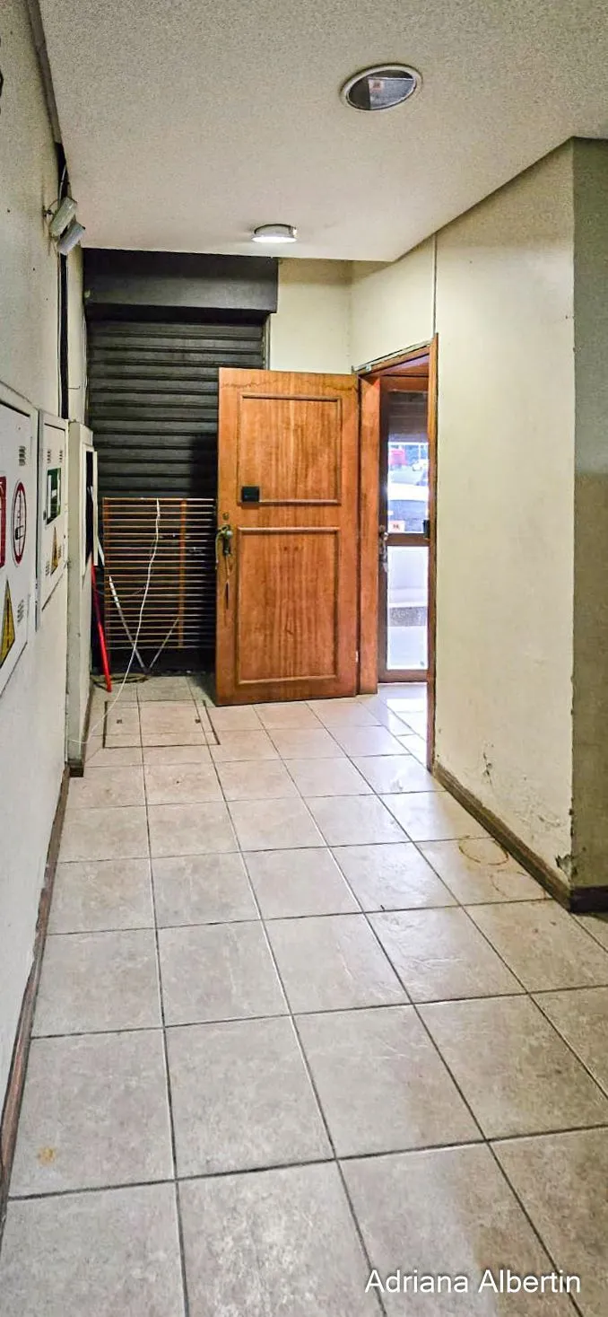 Imagem Prédio comercial com 239m²