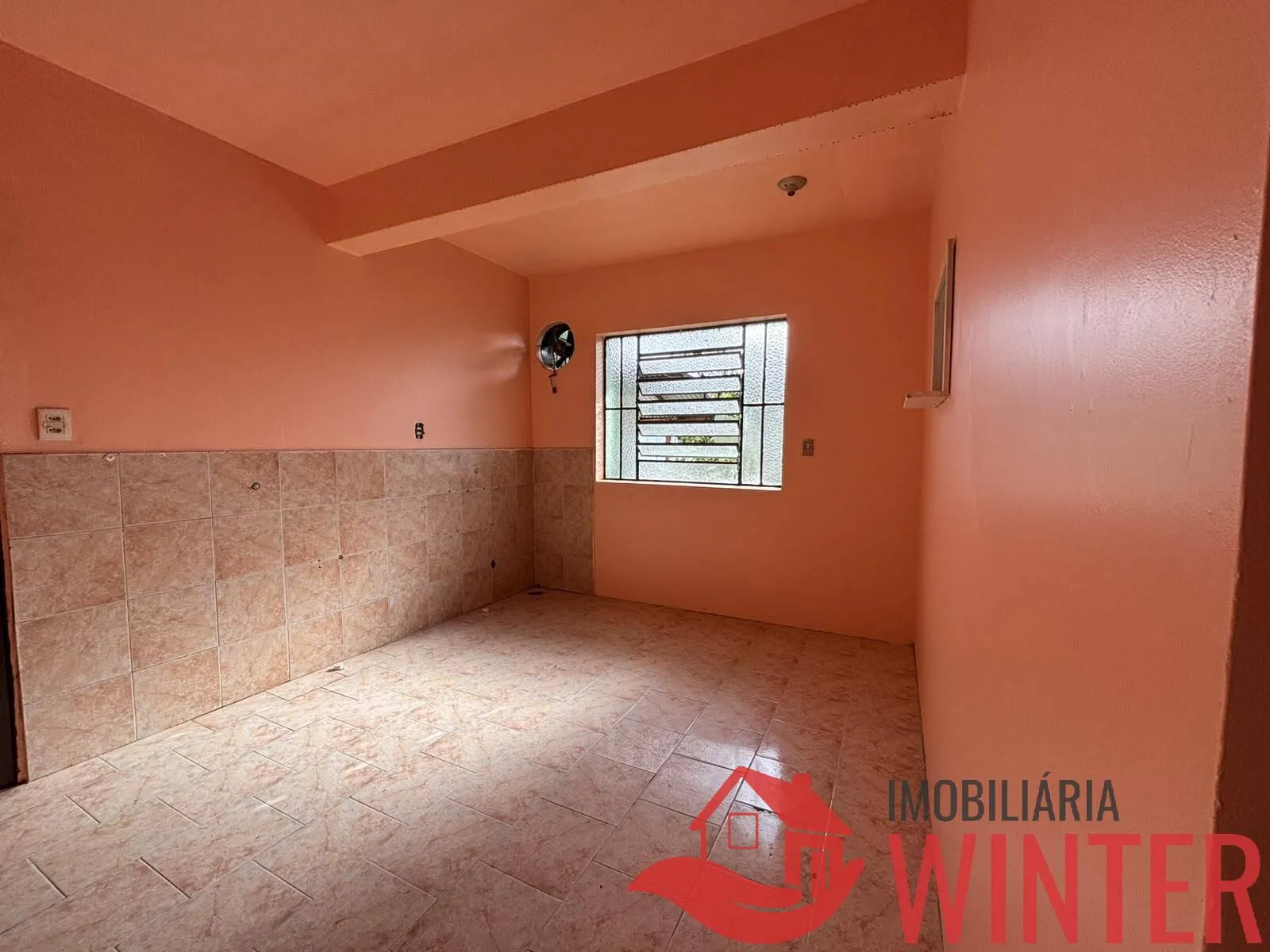 Imagem Casa ampla com 2 Dormitórios, garagem coberta para 3 carros - Matiel