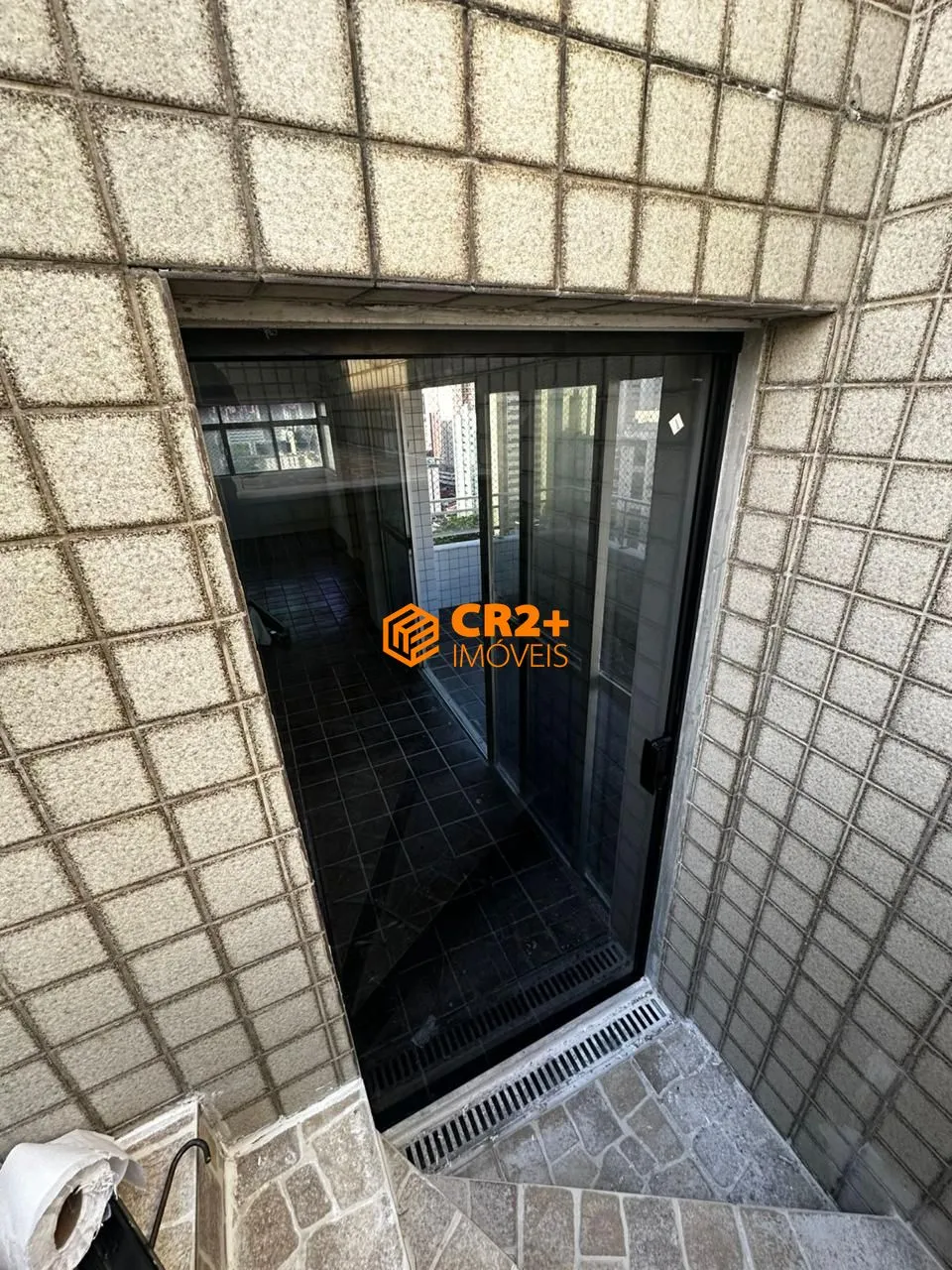Imagem Vendo/Alugo Cobertura Triplex 382m² com 5 Quartos sendo 2 Suítes, NA JEQUITINHON