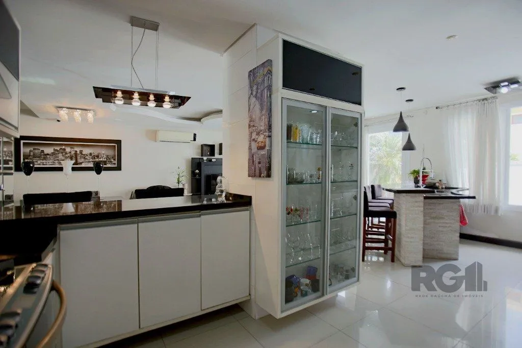 Imagem Casa 3 dormitórios, 300m², 3 banheiros, 4 garagens, Bairro Ecoville