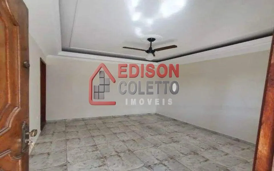Imagem Casa à venda, 4 quartos, 3 vagas, no bairro Santa Terezinha em Piracicaba - SP!!