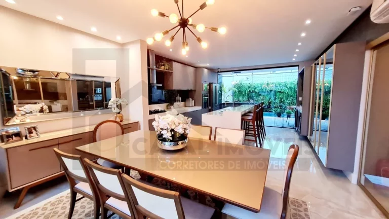 Imagem CASAL IMÓVEIS VENDE CASA CONJ ITORORO 3 SUÍTES + 2 VGS PORTEIRA FECHADA