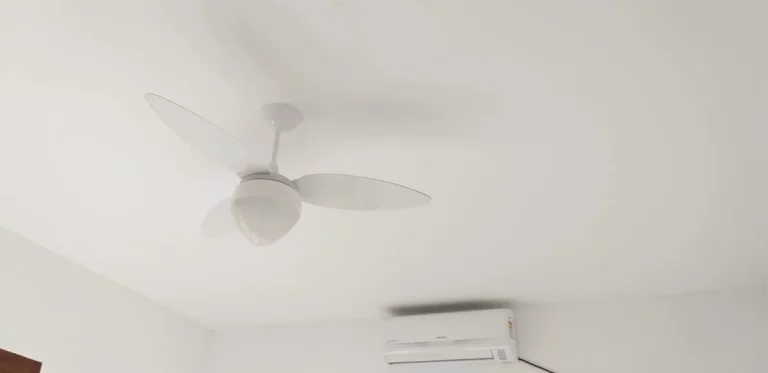 Imagem Linda casa em condomínio Fechado - Bairro Horto