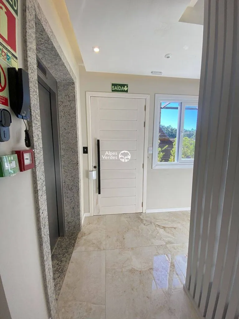 Imagem Vende-se Cobertura, no Residencial Ipê Amarelo, em Gramado, com 3 quartos