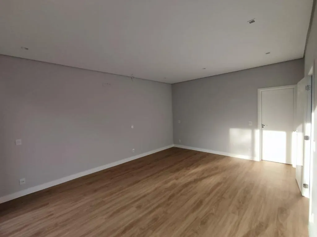 Imagem Ampla residência de 340m² localizada no Alphaville Nova Esplanada 1.