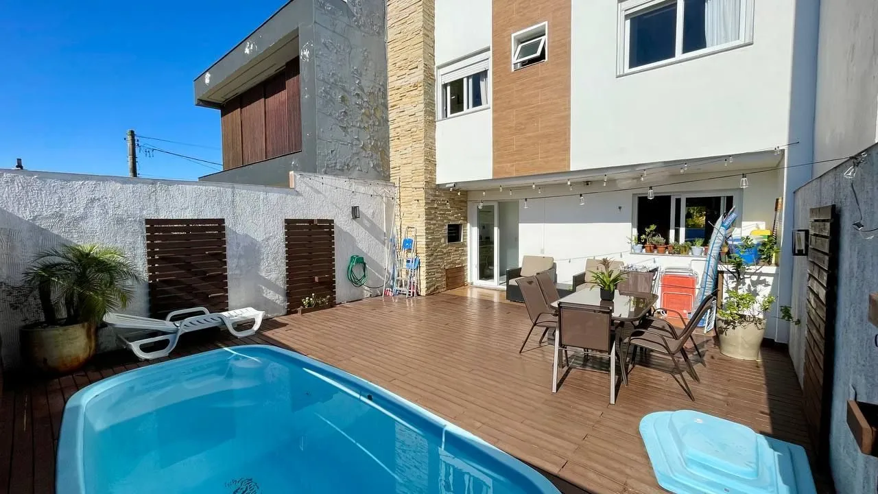 Casa Mobiliada com pátio e piscina