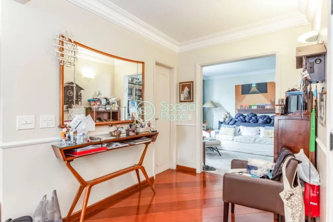 Imagem Linda cobertura triplex em rua super procurada do bairro. São 391m2 com 4 dormitórios ( 1 suíte )...